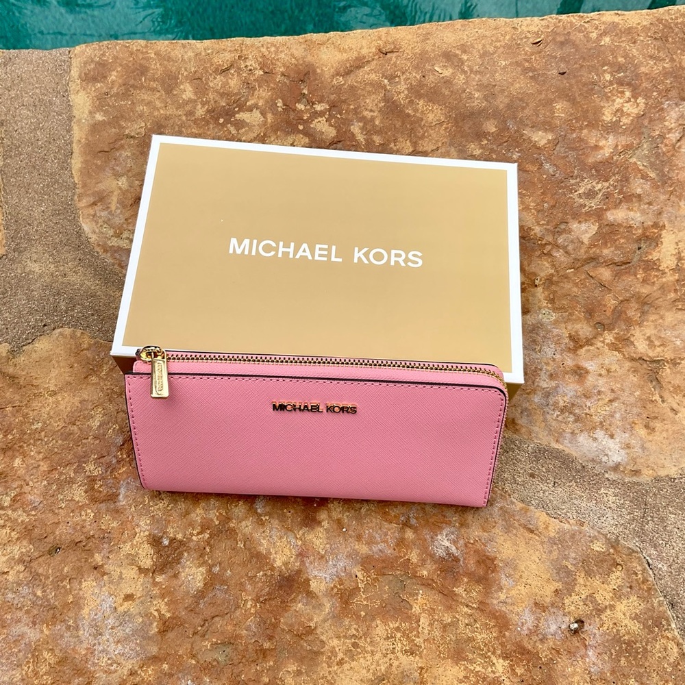 Michael Kors Blush Pink Wallet